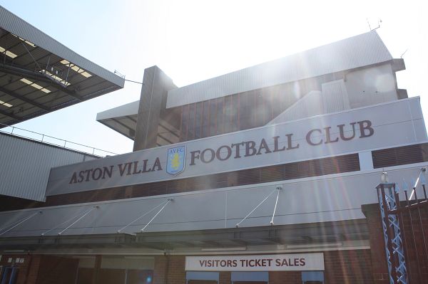 贝恩&卡特半场合计12中2，魔术主场落后背靠背马刺的9分