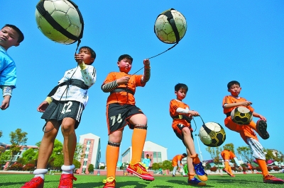 辽宁男篮王哲林连续得分超35