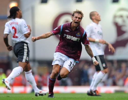 申京隔扣颜射亚当斯，后者按头锁喉遭申京“挑衅”：就扣你这混球