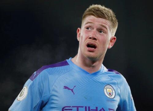 马刺半场4人得分上双，命中11记三分领先鹈鹕20分